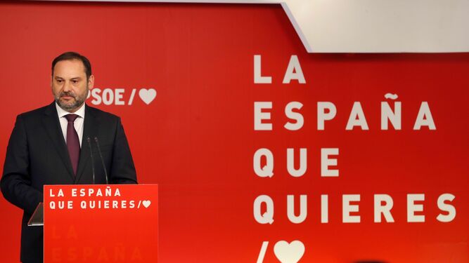 José Luis Ábalos, secretario de Organización del PSOE, interviene ante la prensa en Ferraz.