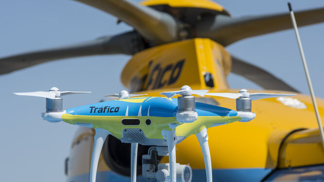 Así son los drones que vigilan las carreteras esta Semana Santa.