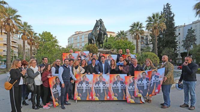 Integrantes de Ciudadanos en la plaza del Caballo.