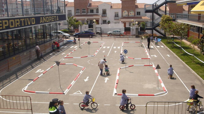 Circuito Seguridad Vial provisional en uno de los colegios del centro.