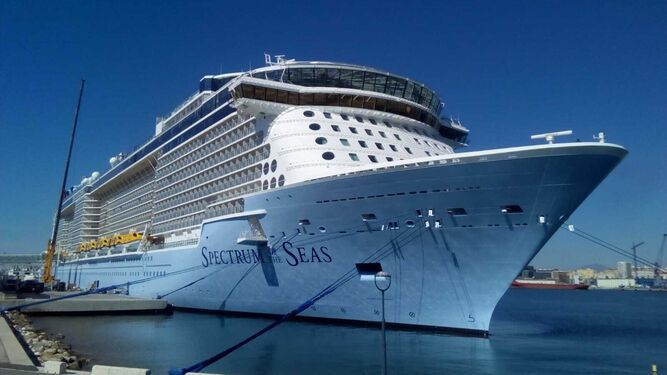 El nuevo buque de crucero de Royal Caribbean en el puerto de Málaga.
