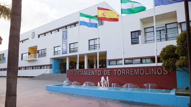 Fachada del Ayuntamiento de Torremolinos.