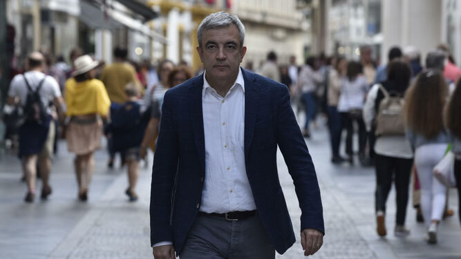 Luis Garicano: "El programa económico de Vox está hecho de ocurrencias y el de Sánchez es el tercer mandato de Zapatero"