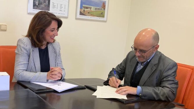 Firma del acuerdo para impulsar la formación jurídica en la comarca del Guadalhorce.
