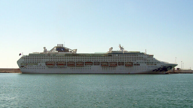 El buque ‘Sun Princess’ en el puerto de Málaga.