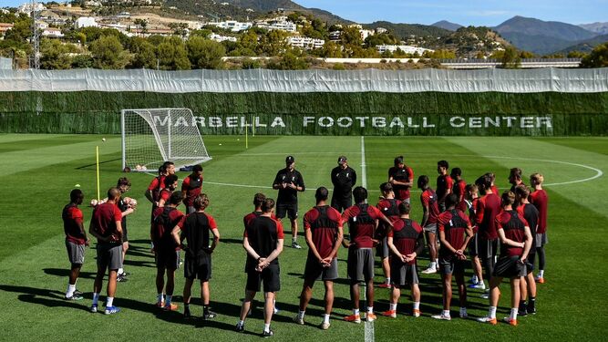 El Liverpool durante un entrenamiento en el Marbella Football Center.