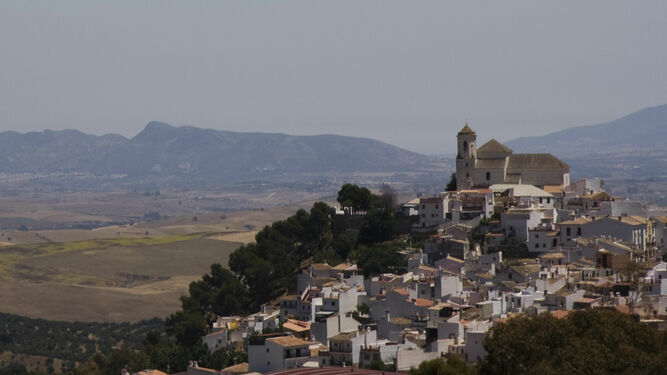 Vista del municipio de Alozaina.