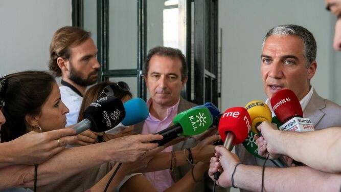 Elías Bendodo, presidente del PP en Málaga, este pasado viernes tras reunirse con Ciudadanos.