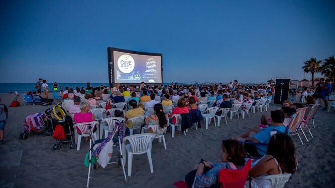 El Cine Abierto vuelve este verano a las playas de Málaga.