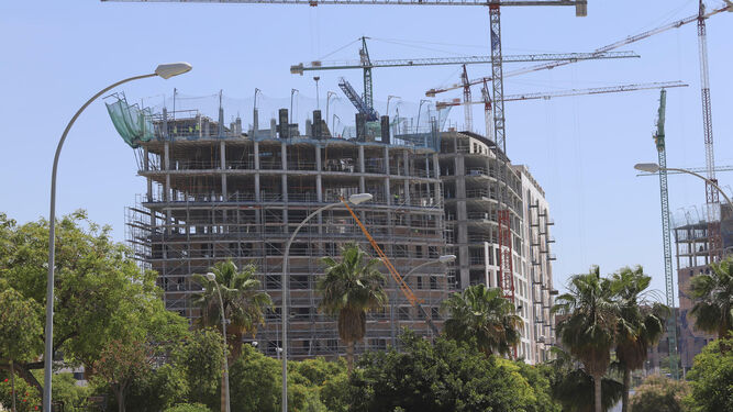 Un edificio de viviendas en construcción en Málaga capital