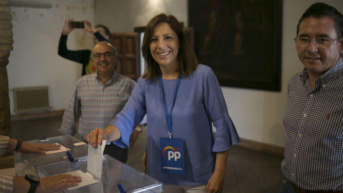 María de la Paz Fernández durante la jornada electoral