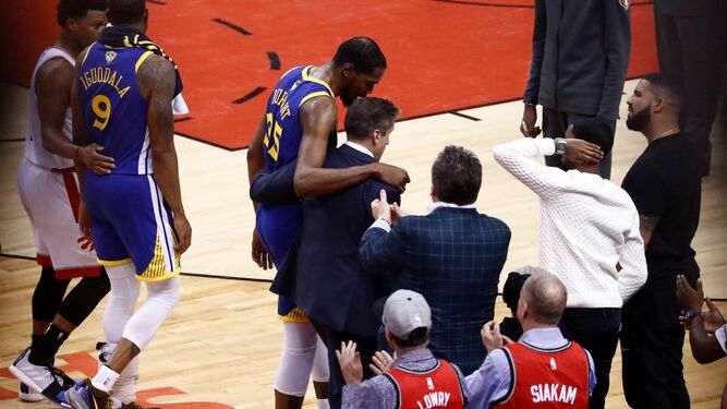 Kevin Durant se retira lesionado del Toronto-Golden State Warriors.