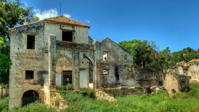 Estado de abandono del edificio de Trapiche del Prado en Estepona, en una imagen de archivo.