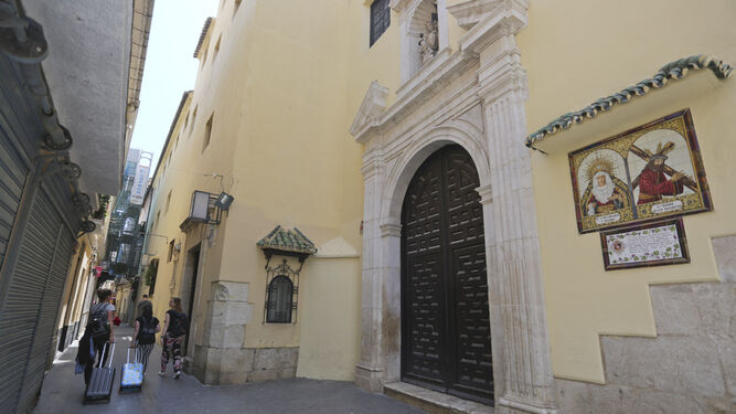 La residencia se instalará en el convento, que está pegado a la iglesia.