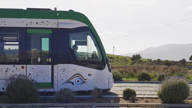 Cabecera de uno de los trenes del Metro de Málaga.