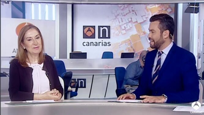 La ex presidenta del Congreso, Ana Pastor, en un informativo de Antena 3 en Canarias