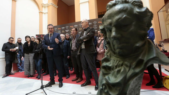 El alcalde de Sevilla recibe a los nominados andaluces al Goya el pasado mes de enero.