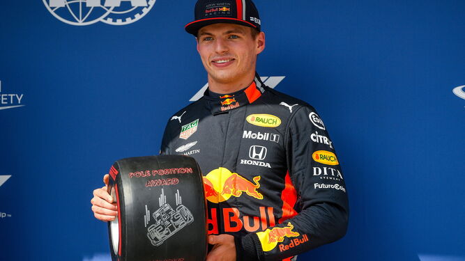 Verstappen celebra la 'pole' lograda en Hungaroring.