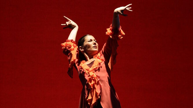 Sara Baras durante un espectáculo en el Gran Teatro Falla