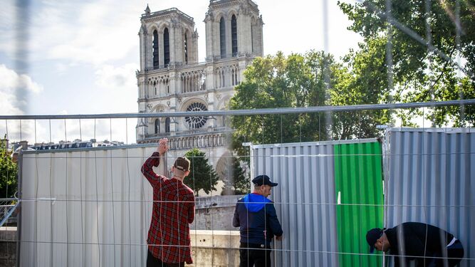 Empiezan los trabajos de limpieza de plomo en Notre Dame