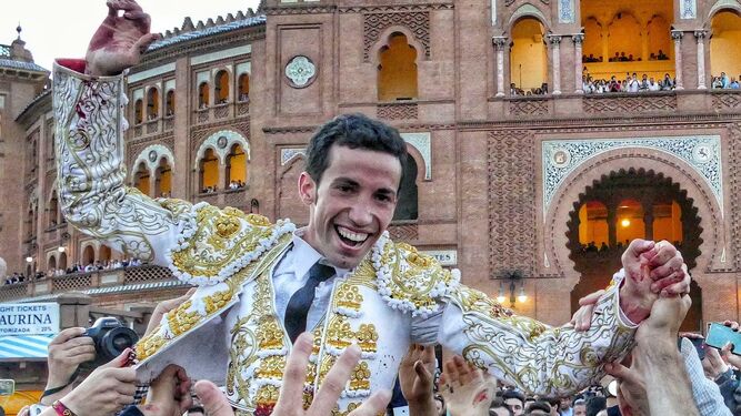 Salida a hombros de David de Miranda por la Puerta Grande de Las Ventas el pasado 24 de mayo.