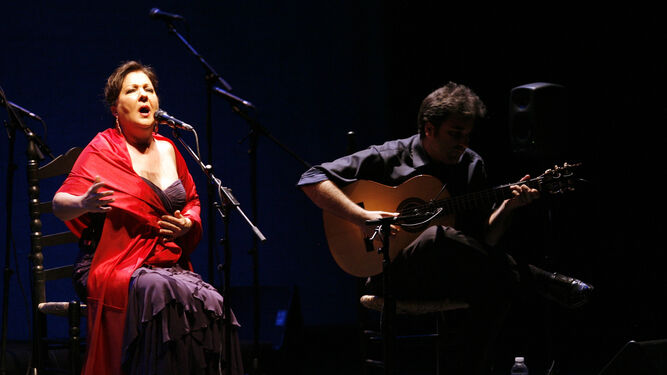 Carmen Linares, durante una actuación.