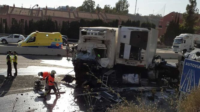 Un motorista fallecido en una colisión múltiple en la A7 a la altura de Añoreta.