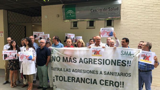 Concentración del Sindicato Médico de Málaga este martes en el centro de Salud Carranque.