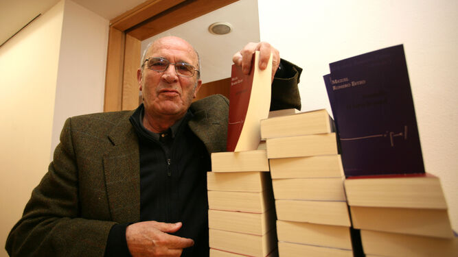 El escritor, Miguel Romero Esteo, en una imagen de archivo.