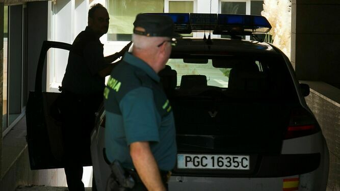La Guardia Civil llega a los juzgados de Vélez-Málaga para poner a disposición judicial al novio de Dana Leonte