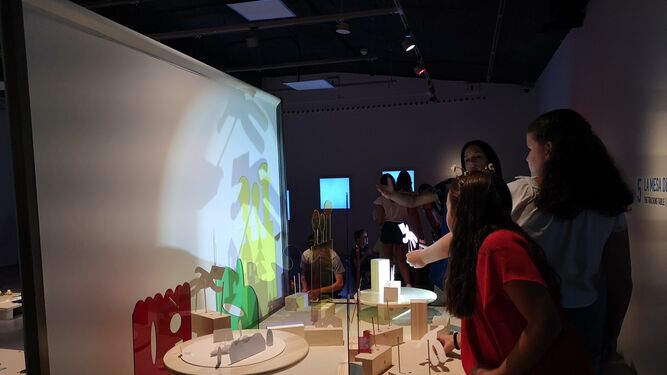 Una muestra de ‘Laterna Mágica’ en el Espacio Joven del Centre Pompidou.