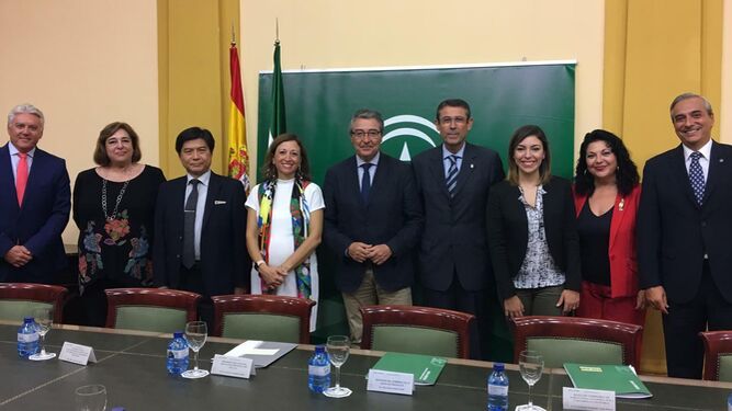 Una delegación de la FAO visita el Sipam 'Uva Pasa de Málaga en la Axarquía'.