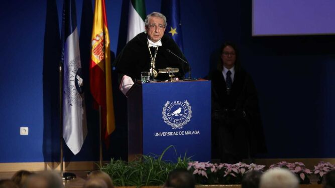 El rector de la UMA José Ángel Narváez, en la apertura del curso el pasado 27 de septiembre.