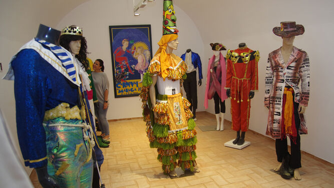 La exposición El disfraz, en la Casa del Carnaval.