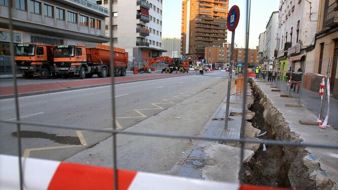 Inicio de los trabajos del Metro en Callejones del Perchel a finales de enero de 2010.