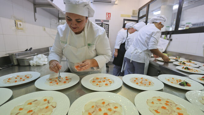 Fotos de alumnos en el restaurante de La C&oacute;nsula