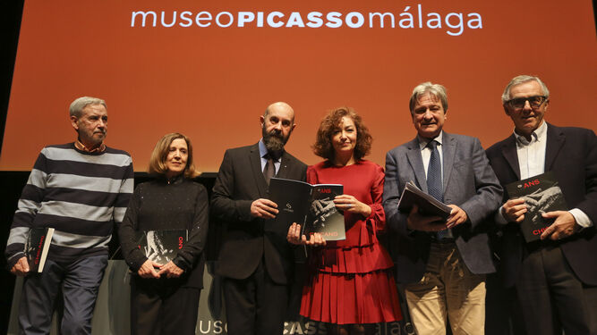 Salvador Montesa, Mariluz Reguero, JuanGaitán, Victoria Abón, Salvador Moreno Peralta y José Lebrero, este martes, en el Museo Picasso Málaga.