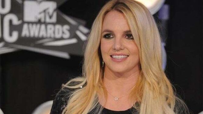 Britney Spears Adquirió fama durante su niñez al participar en el programa de televisión The Mickey Mouse.