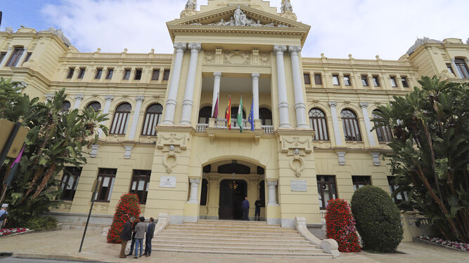 Fachada principal de la Casona del Parque, sede del Ayuntamiento de Málaga.