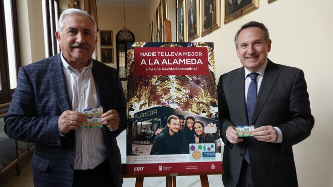 El concejal de Movilidad, José del Río, y el gerente de la EMT, Miguel Ruiz, presentan la campaña de transporte.