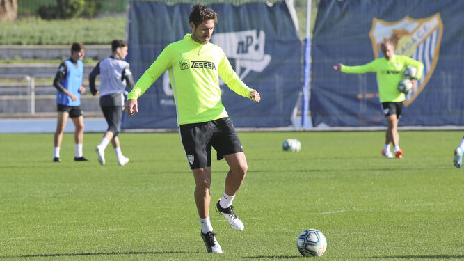 Víctor Sánchez del Amo durante un entrenamiento con el Málaga, esta semana.