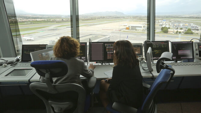 Fotos de la torre de control del Aeropuerto de M&aacute;laga