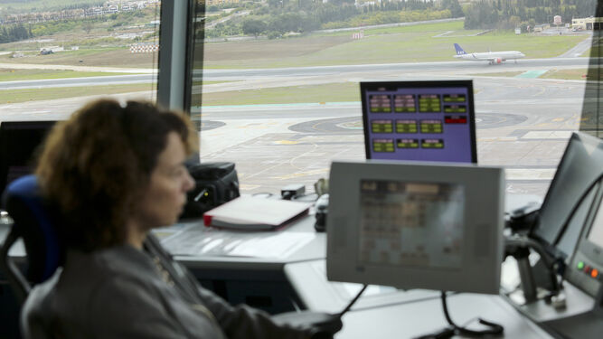 Fotos de la torre de control del Aeropuerto de M&aacute;laga