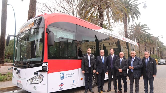 Presentan el autobús sin conductor que conectará el puerto y el Centro de Málaga.