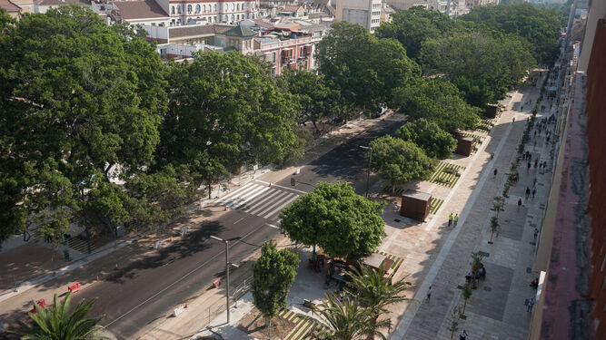 Vista de la nueva Alameda de Málaga tras acabarse su reurbanización.