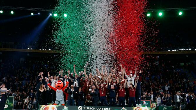 El Reyer Venezia celebra el título en Italia.