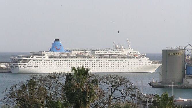 ‘Marella Dream’ este fin de semana en el puerto antes de comenzar su temporada crucerística.