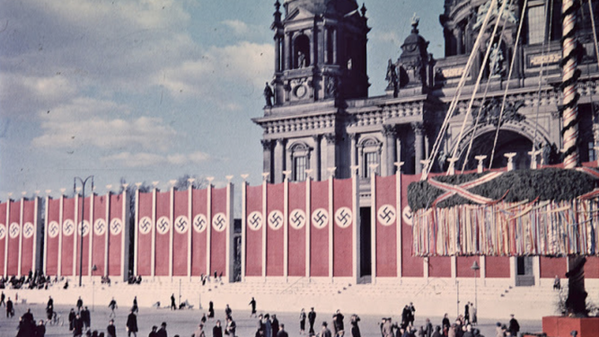 Catedral de Berlín en 1937, celebración del 700 aniversario de la ciudad.
