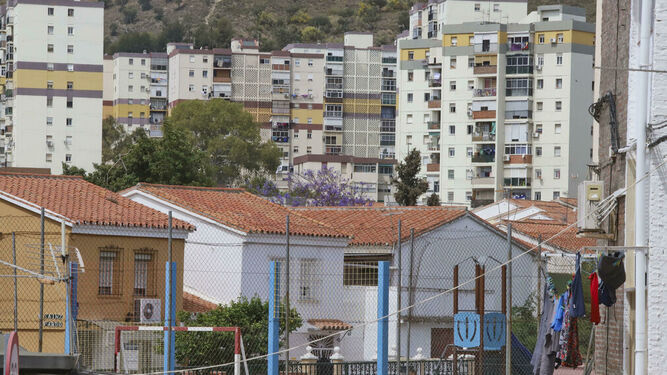 Bloques altos y casas unifamiliares conviven en el distrito Palma-Palmilla.