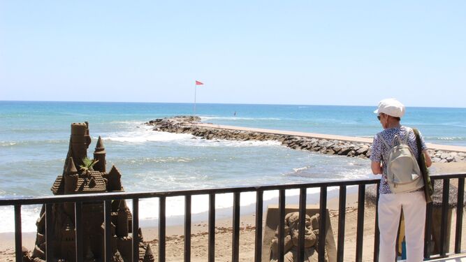 La playa de la Fontanilla en Marbella en el camino hacia la fase 2 de la desescalada